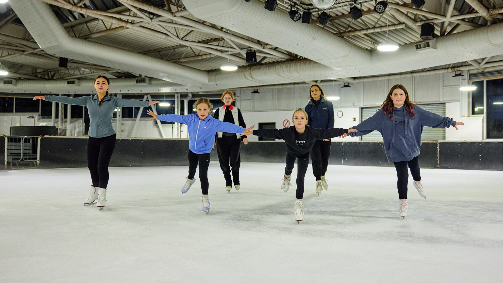 046 Sf Dclt Ice Skating Lesson (1)