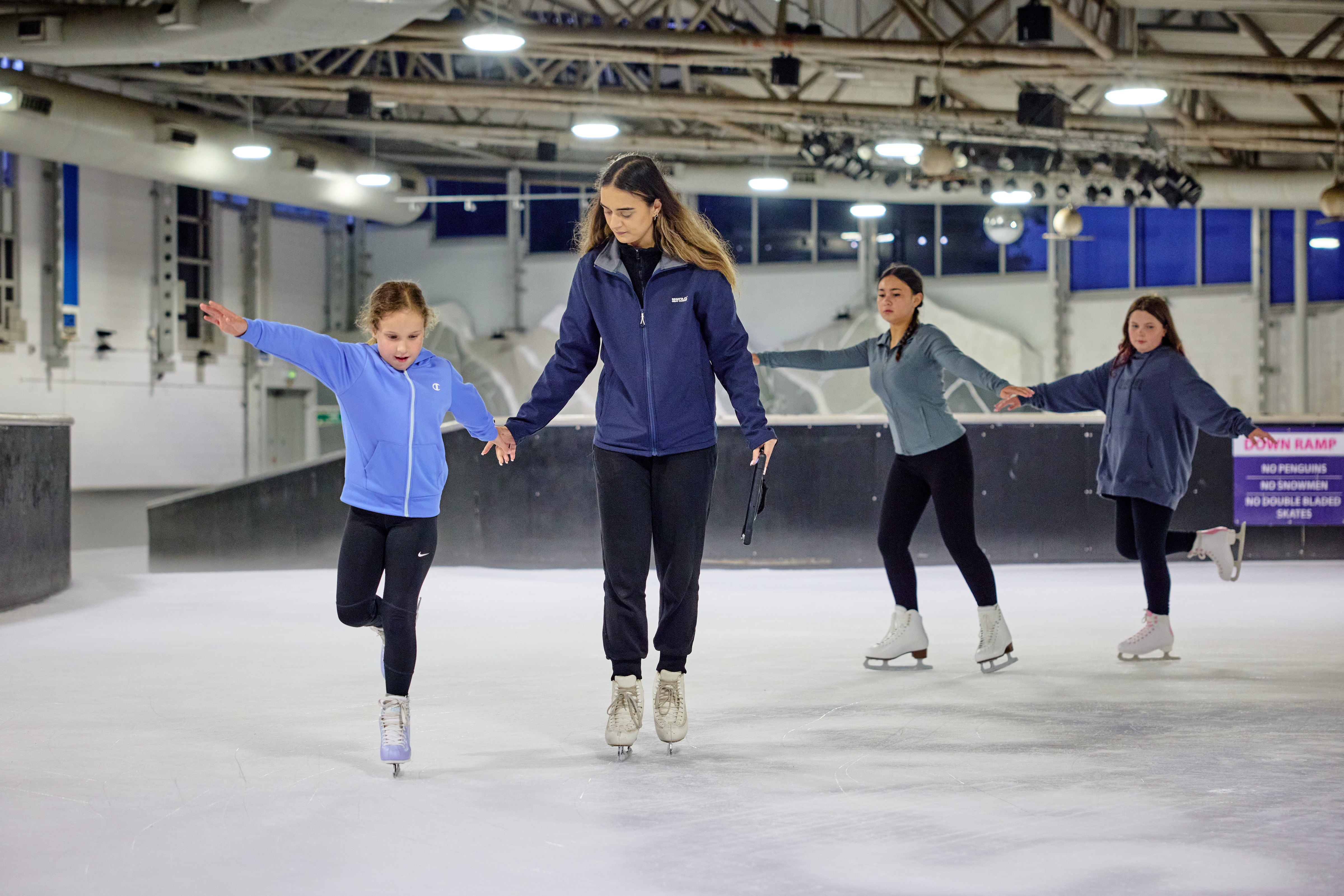 034 Sf Dclt Ice Skating Lesson (1)