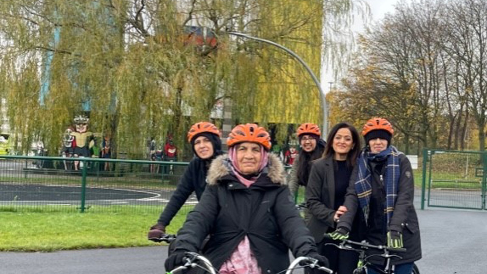 Happy Her, Cycling